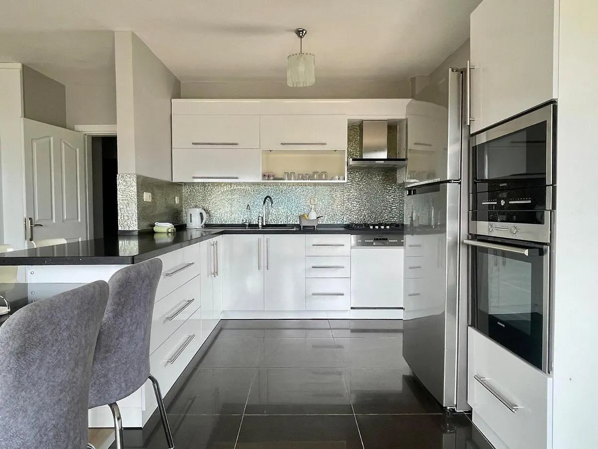 Deniz Manzarali, Plaja 100 Metre, Luks Daire 3 Marmaris Apartment